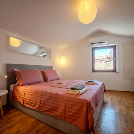 Apartma Flora - Flora *