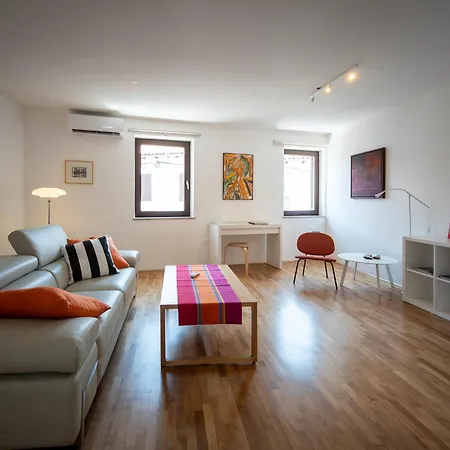 Apartmán Flora *