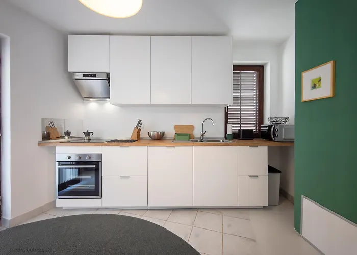 Apartma Flora - Flora アパート コペル